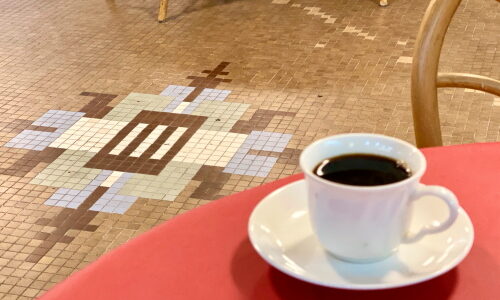 鶴舞『コーヒールンバ』名古屋市公会堂、国登録有形文化財地下の喫茶店で一休み
