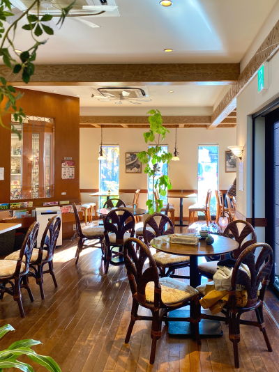 広々とした店内客席