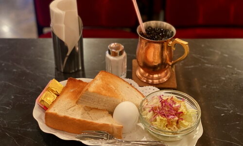 池袋『カフェド巴里』豪華シャンデリアのリッチな純喫茶でお得なモーニング