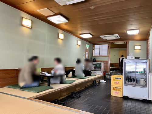 広々とした座敷席