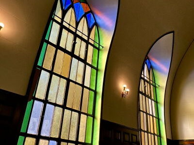 淀屋橋『浪花教会』アーチのステンドグラスが美しい100年近い歴史ある教会をイケフェスで見学してきました