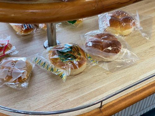 ヒシヤパン リボリのレトロパッケージのパン