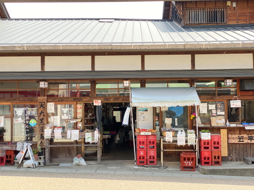 大黒屋商店やかんなやなどの風情ある和菓子・食べ歩き店舗の店頭