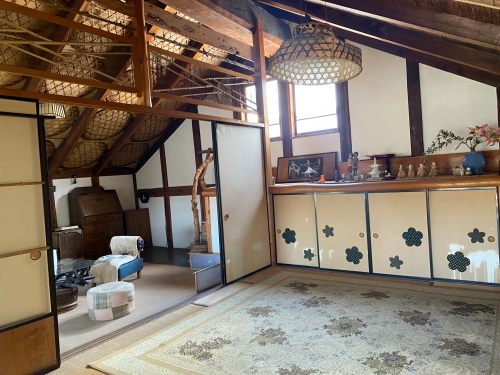 竹編み天井（サンガ）が広がる木村邸の隠居部屋