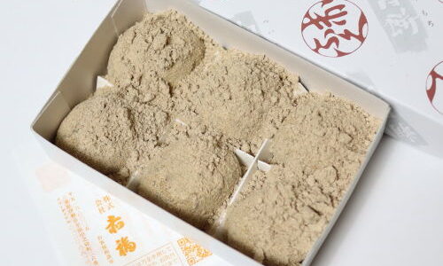 赤福6月朔日餅『麦手餅』焦がし小麦が香る黒糖あんの素朴なお味
