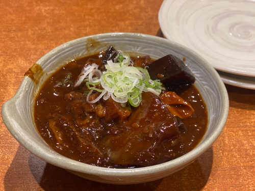 昼飲みのおつまみにぴったりの牛すじどて煮