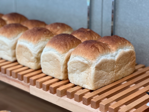 小ぶりでお値打ちなもりのベーカリーのシンプルな食パン(280円)