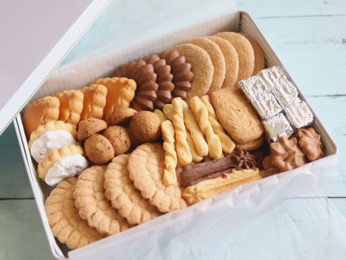 自由学園食事グループのぎっしり詰まった缶入りクッキー