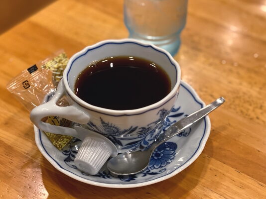 市政資料館 喫茶室の落ち着いた店内空間