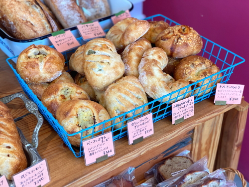 hobo bakeryの各種ハード系パンや惣菜パン